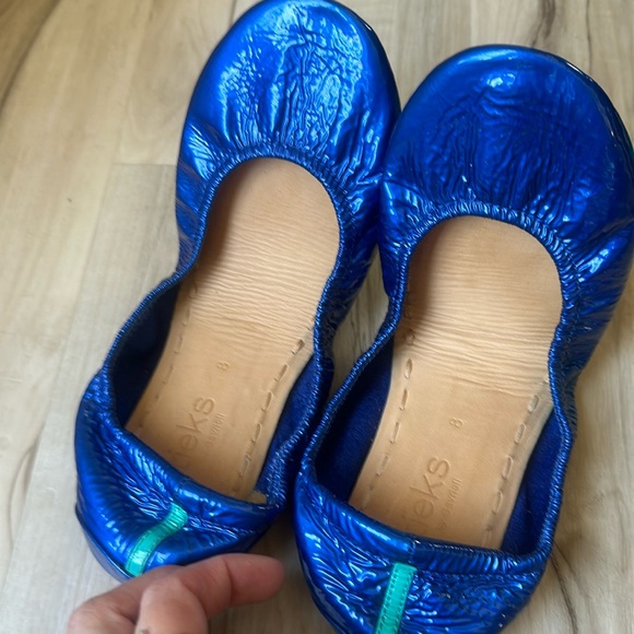 ✨EUC Rare beautiful sapphire blue patent leather Tieks size 8✨ - Picture 4 of 7